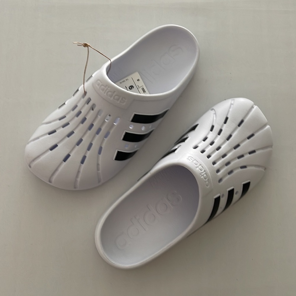 (NWT) Adidas Adilette Unisex Clogs in White & Black, (9 Women’s) (8 Men’s) - Picture 13 of 17